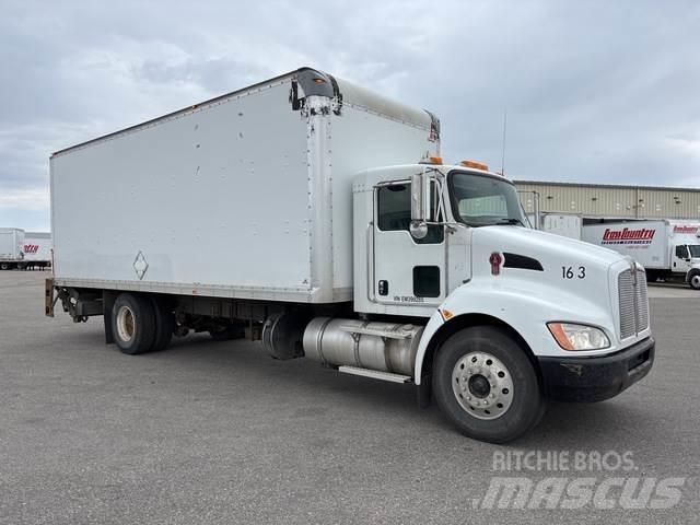 Kenworth T300 شاحنات ذات هيكل صندوقي