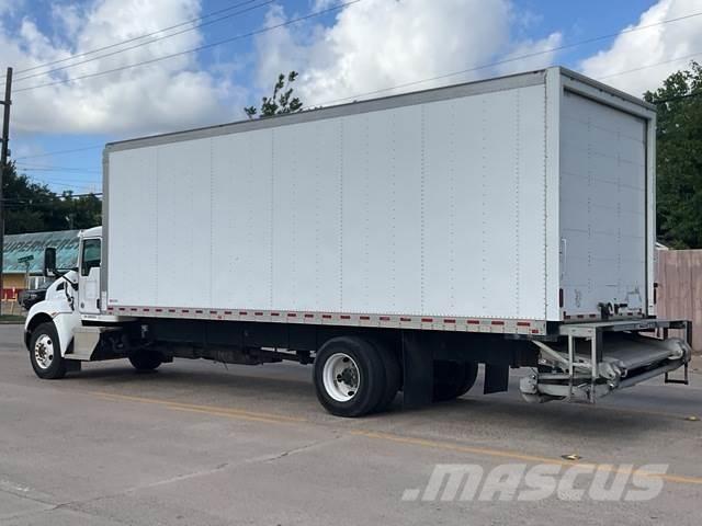 Kenworth T300 شاحنات ذات هيكل صندوقي