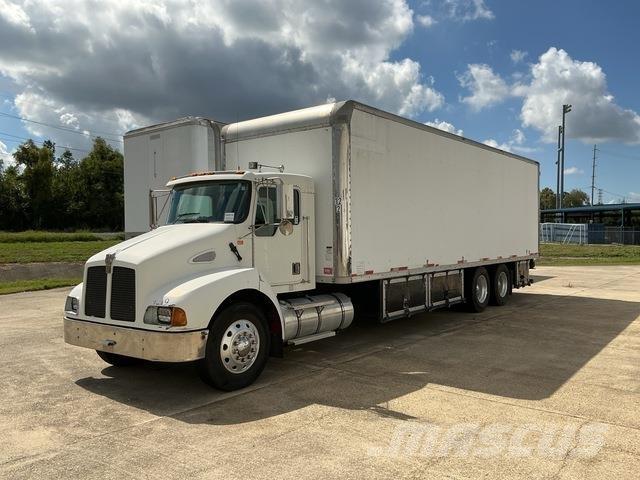 Kenworth T300 شاحنات ذات هيكل صندوقي