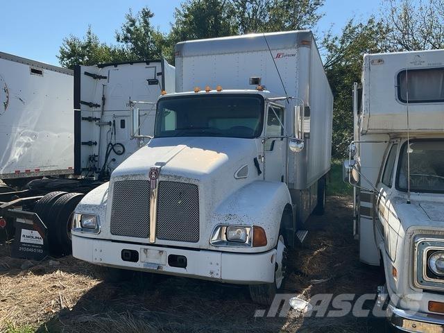 Kenworth T300 شاحنات ذات هيكل صندوقي