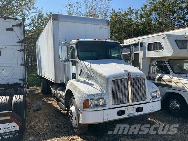 Kenworth T300 شاحنات ذات هيكل صندوقي