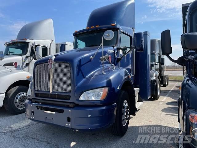 Kenworth T440 وحدات الجر