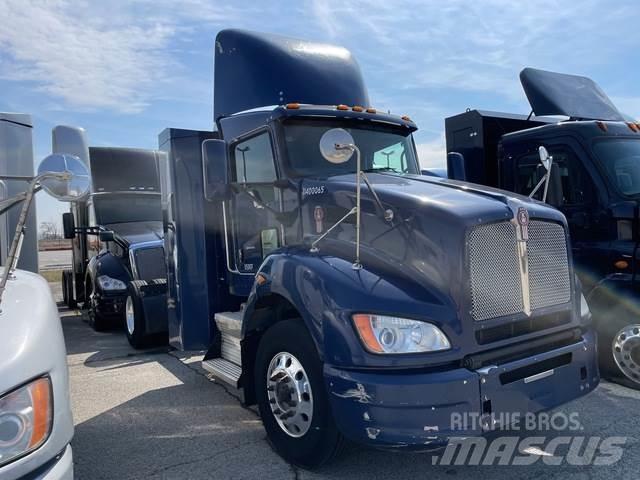 Kenworth T440 وحدات الجر
