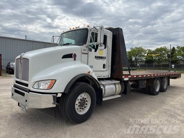 Kenworth T440 شاحنات مسطحة/مفصلية الجوانب