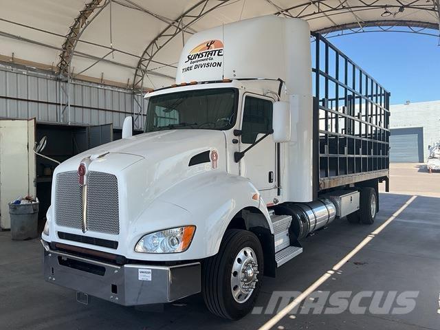 Kenworth T440 شاحنات مسطحة/مفصلية الجوانب