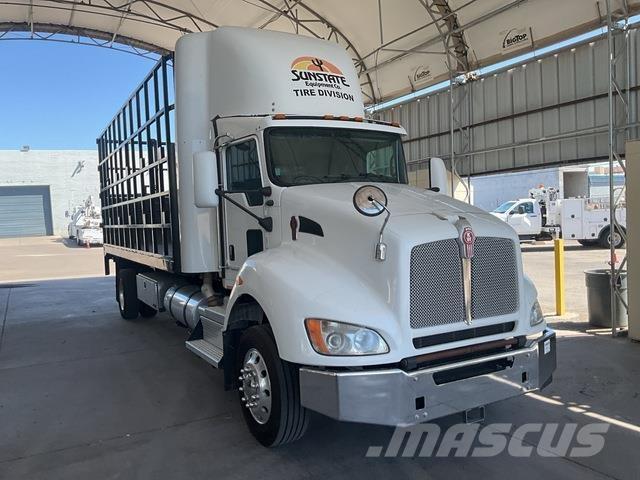 Kenworth T440 شاحنات مسطحة/مفصلية الجوانب