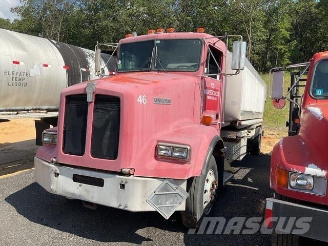 Kenworth T450B شاحنات ذات صهاريج