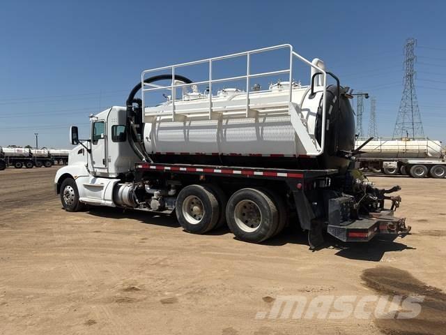 Kenworth T660 شاحنات مزدوجة / خلخلة