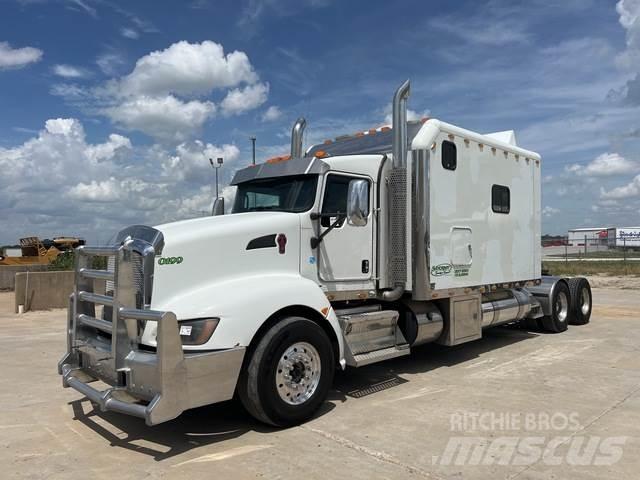 Kenworth T660 وحدات الجر