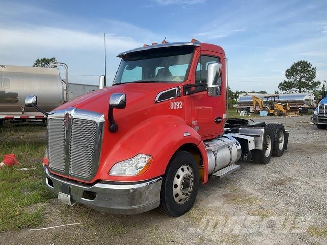 Kenworth T680 وحدات الجر