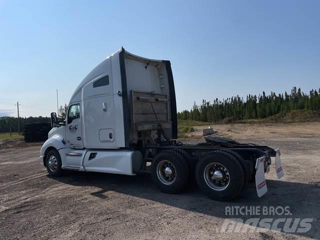 Kenworth T680 وحدات الجر