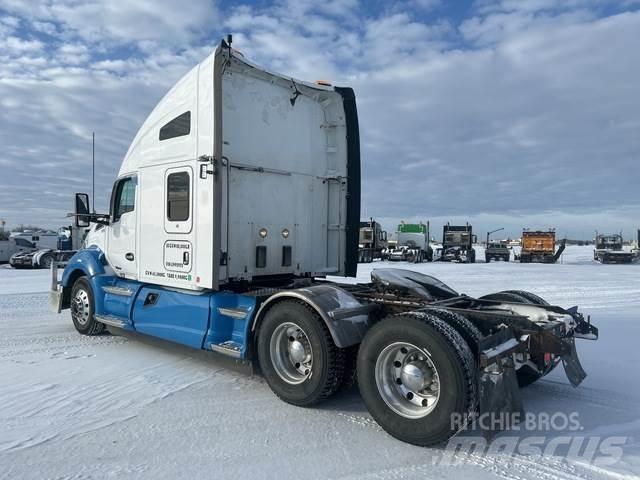 Kenworth T680 وحدات الجر