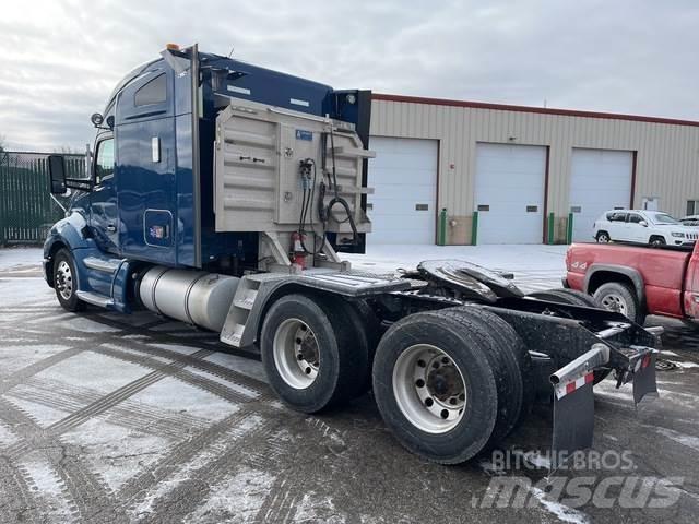 Kenworth T680 وحدات الجر