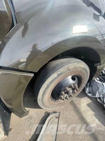 Kenworth T680 وحدات الجر