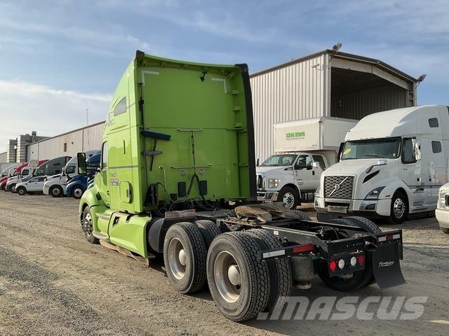 Kenworth T680 وحدات الجر