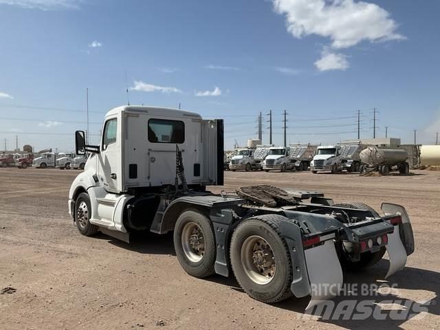 Kenworth T680 وحدات الجر