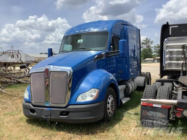 Kenworth T680 وحدات الجر