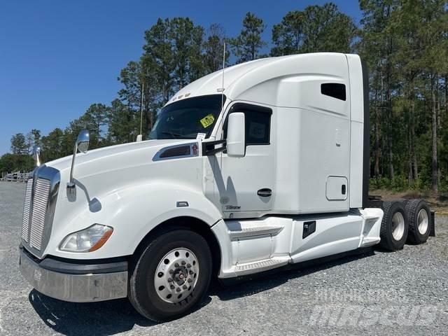 Kenworth T680 وحدات الجر