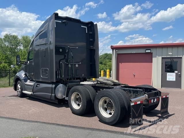 Kenworth T680 وحدات الجر