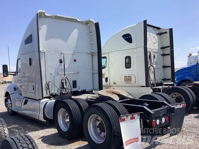 Kenworth T680 وحدات الجر