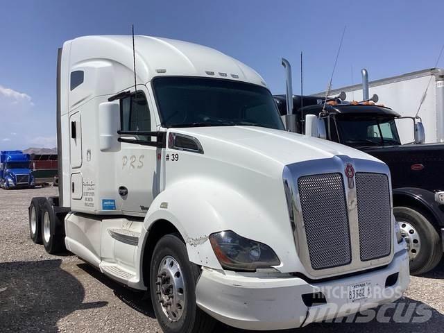 Kenworth T680 وحدات الجر