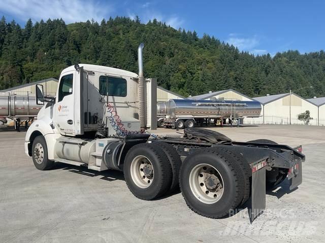 Kenworth T680 وحدات الجر