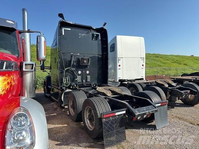 Kenworth T680 وحدات الجر