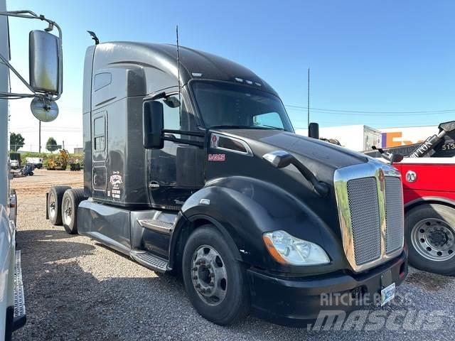 Kenworth T680 وحدات الجر