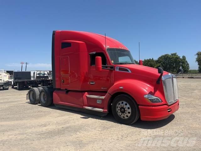 Kenworth T680 وحدات الجر
