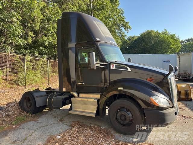 Kenworth T680 وحدات الجر