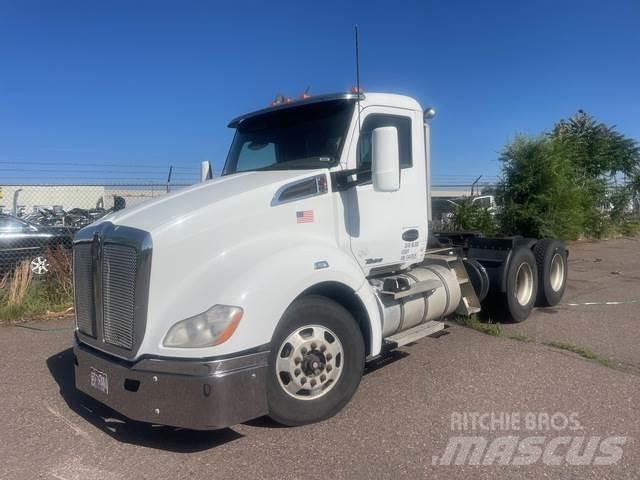 Kenworth T680 وحدات الجر