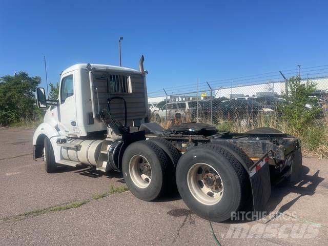 Kenworth T680 وحدات الجر