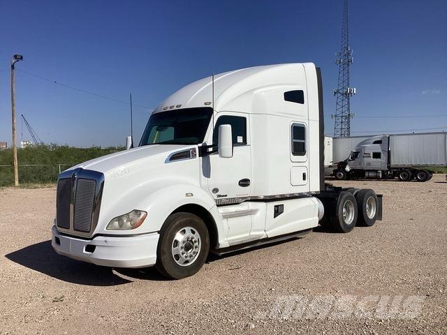 Kenworth T680 وحدات الجر
