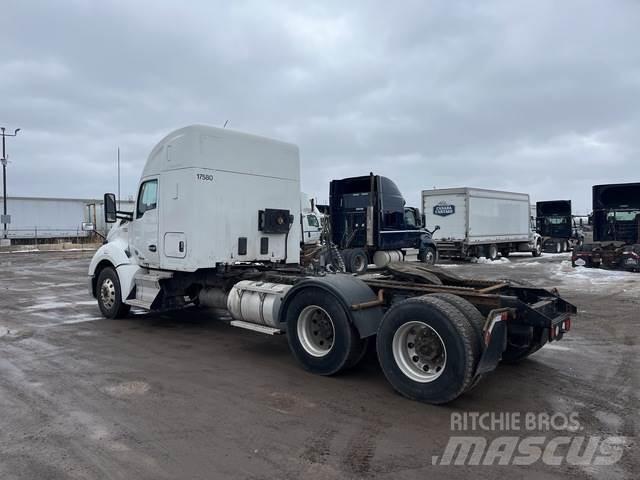 Kenworth T680 وحدات الجر