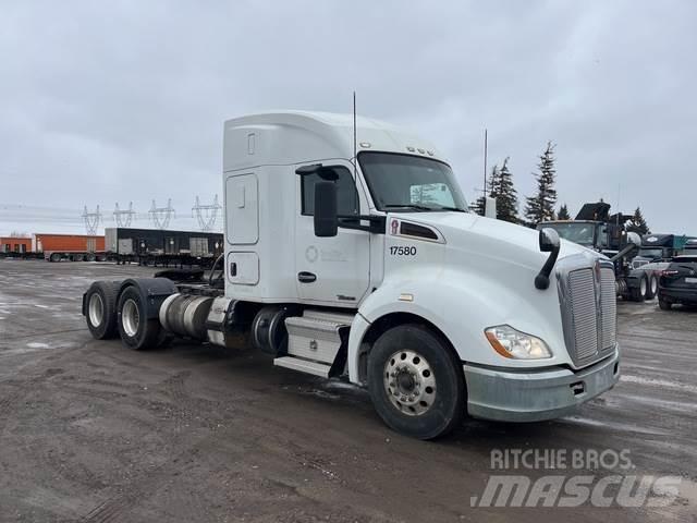 Kenworth T680 وحدات الجر