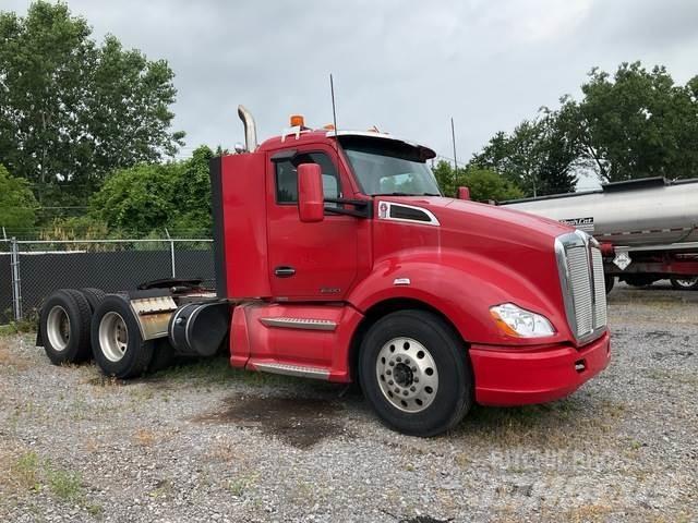 Kenworth T680 وحدات الجر