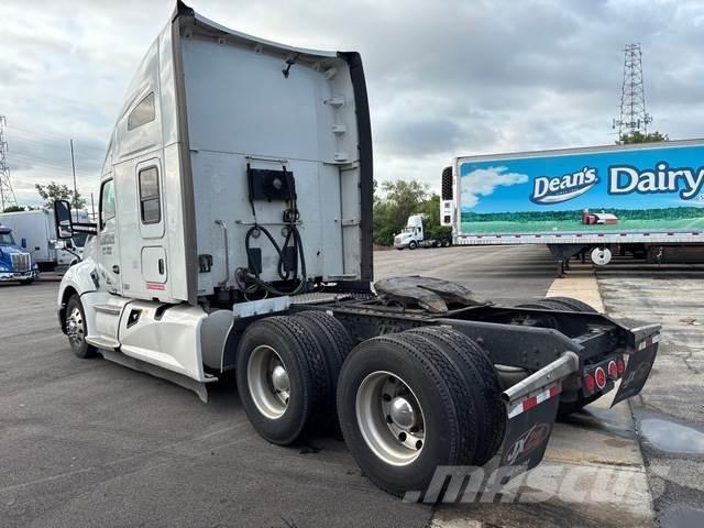 Kenworth T680 وحدات الجر