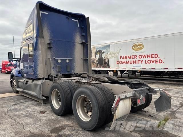 Kenworth T680 وحدات الجر