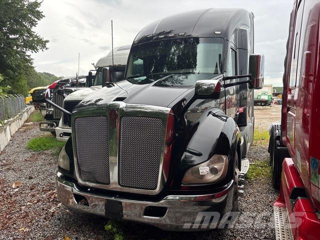 Kenworth T680 وحدات الجر