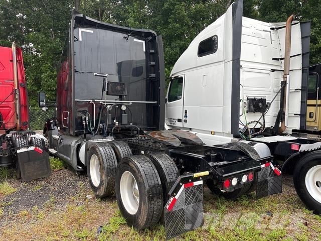 Kenworth T680 وحدات الجر