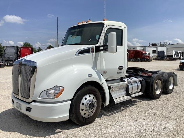 Kenworth T680 وحدات الجر
