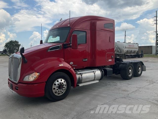 Kenworth T680 وحدات الجر