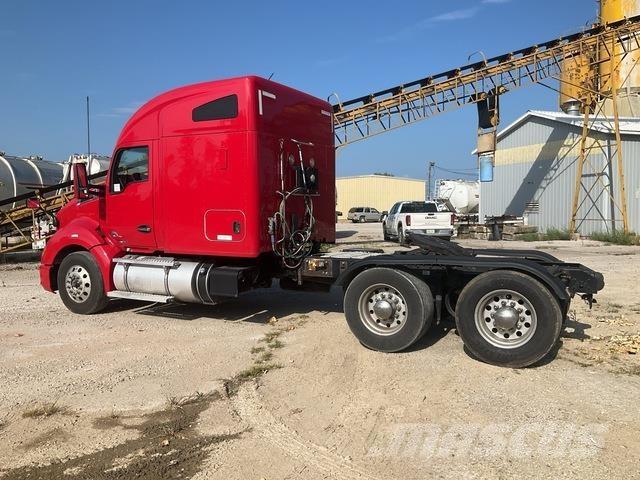 Kenworth T680 وحدات الجر