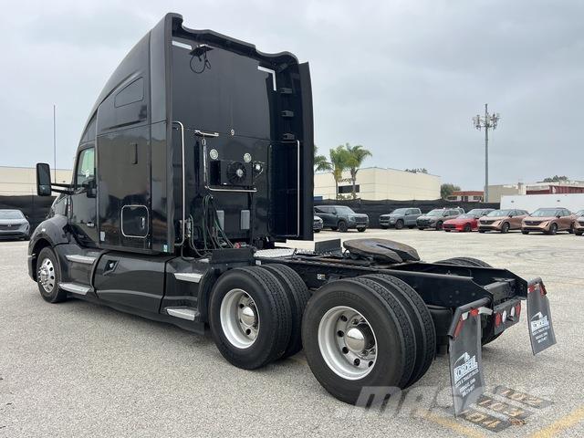 Kenworth T680 وحدات الجر