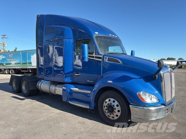 Kenworth T680 وحدات الجر