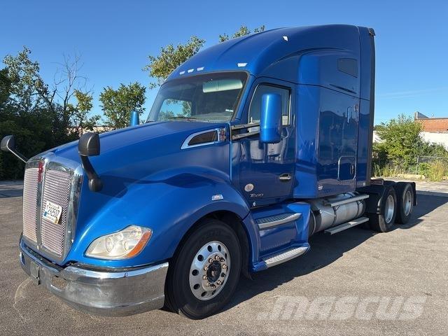 Kenworth T680 وحدات الجر