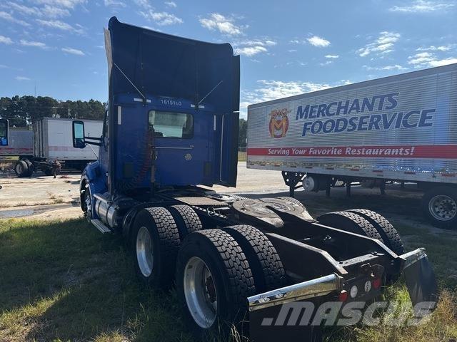 Kenworth T680 وحدات الجر