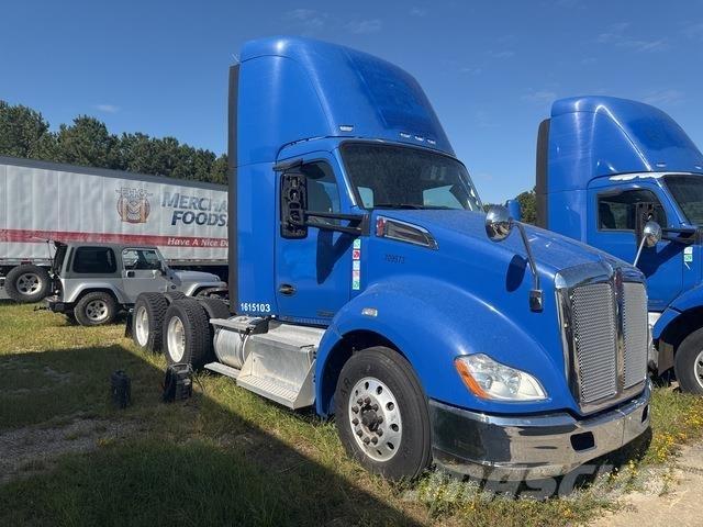 Kenworth T680 وحدات الجر