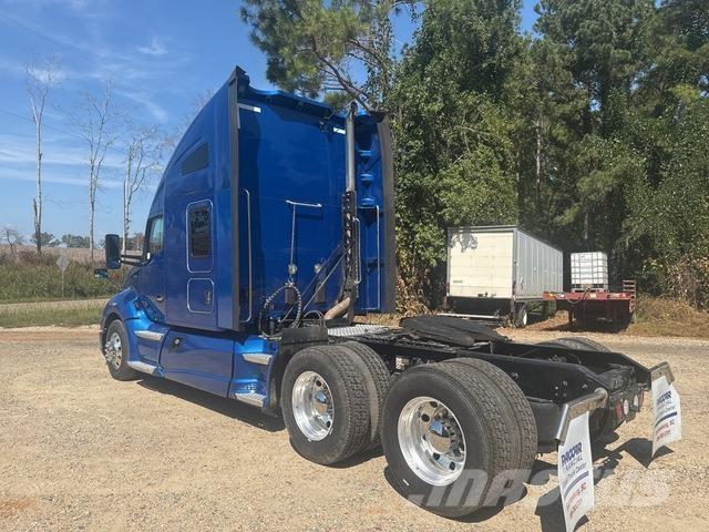 Kenworth T680 وحدات الجر