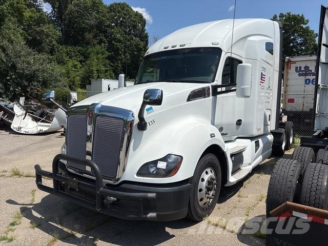 Kenworth T680 وحدات الجر
